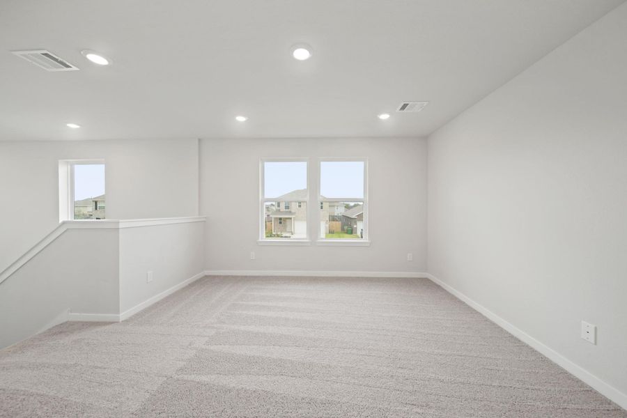 Spacious, unfurnished interior of a new home in Riverwood Ranch, Angleton (Image 19).