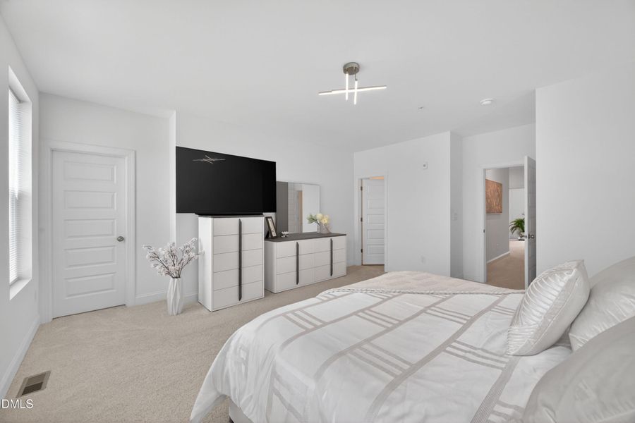 020-property-primary-bedroom