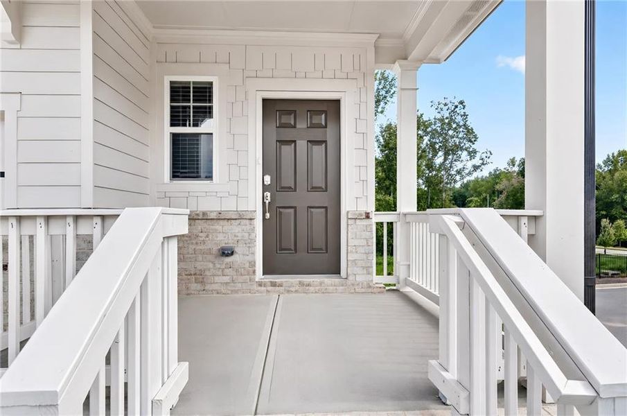 Exterior details and patio area of a home in Millers Pointe, Conyers (Image 20).