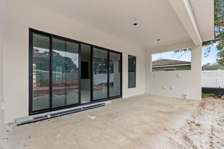 Exterior details and patio area of a home in , Orlando (Image 3).