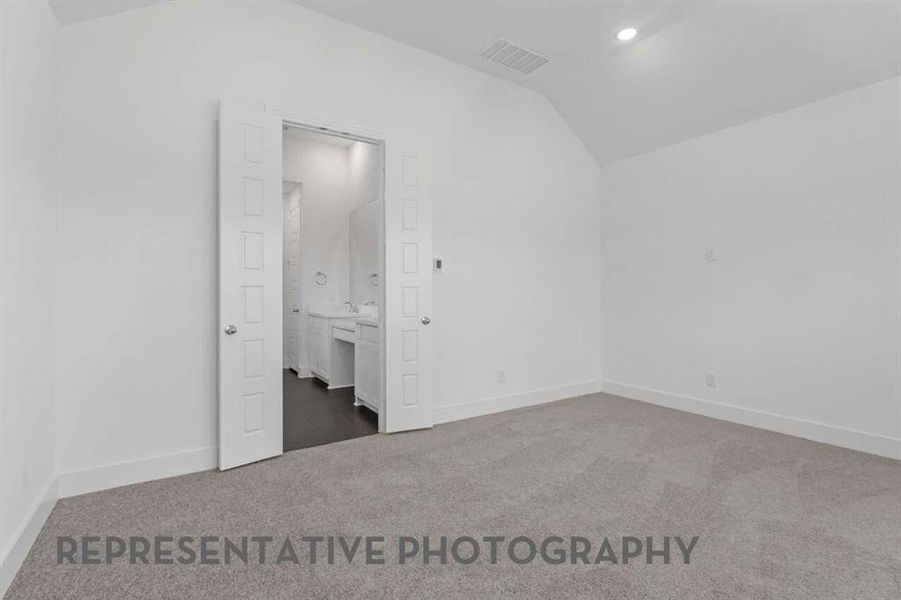 Spacious, unfurnished interior of a new home in Sandbrock Ranch, Aubrey (Image 13).