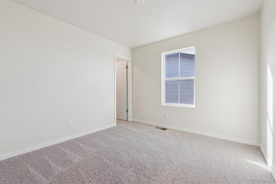 Spacious, unfurnished interior of a new home in Farmlore, Brighton (Image 12).