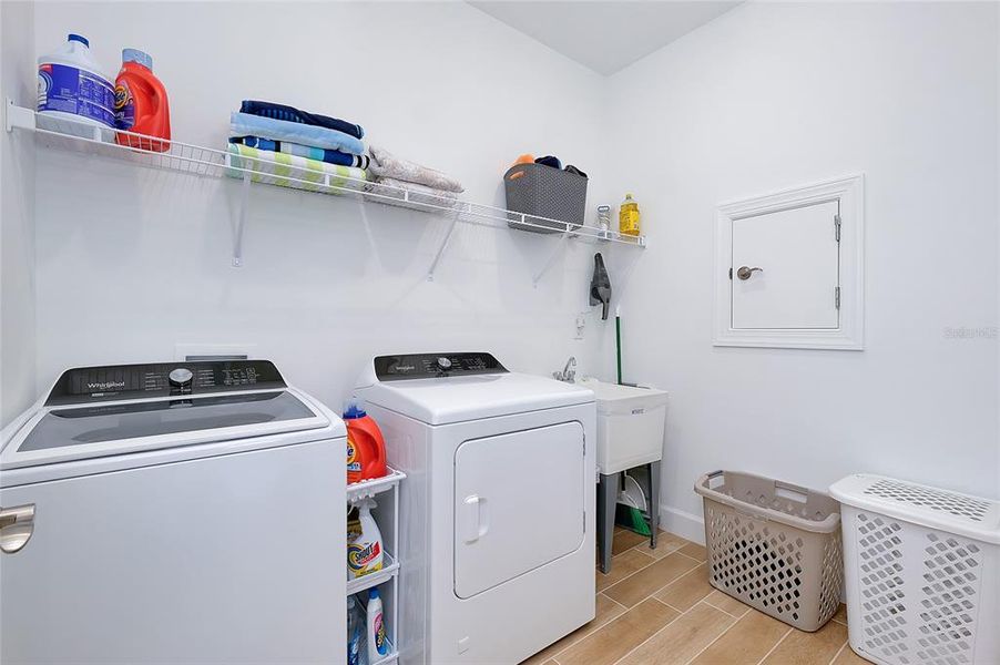 Furnished interior view inside a new home in , Englewood (Image 58).