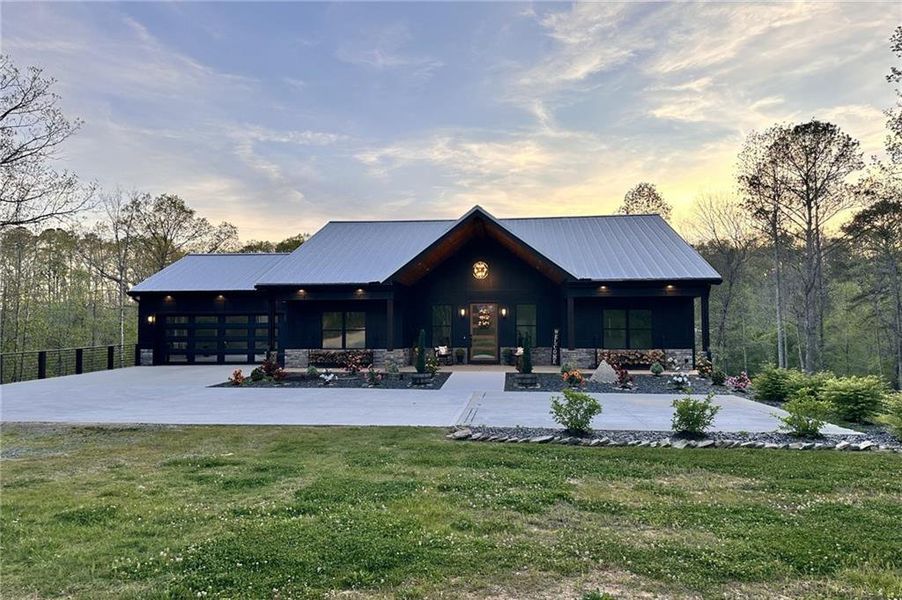 Community amenities in , Talking Rock (Image 64).