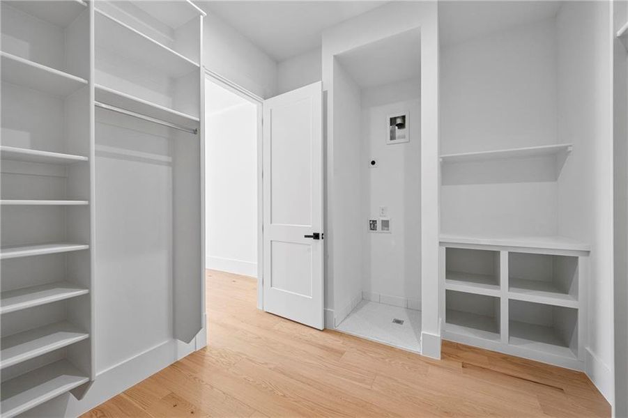 Spacious, unfurnished interior of a new home in , Lawrenceville (Image 23).