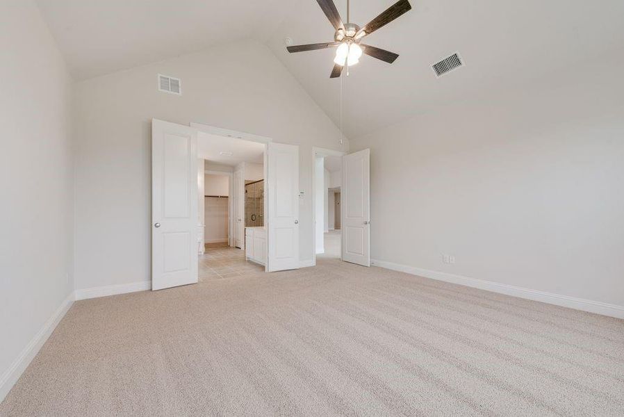 Spacious, unfurnished interior of a new home in Breezy Hill, Rockwall (Image 32).