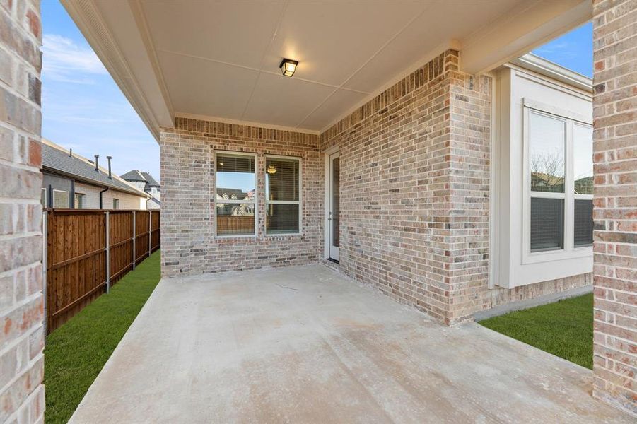 3539 Helios-Patio-1