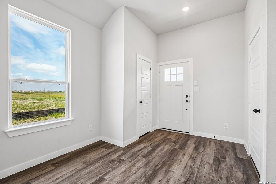Spacious, unfurnished interior of a new home in Red Hawk Landing, San Antonio (Image 22). Spacious, unfurnished interior of a new home in Red Hawk Landing, San Antonio (Image 22).