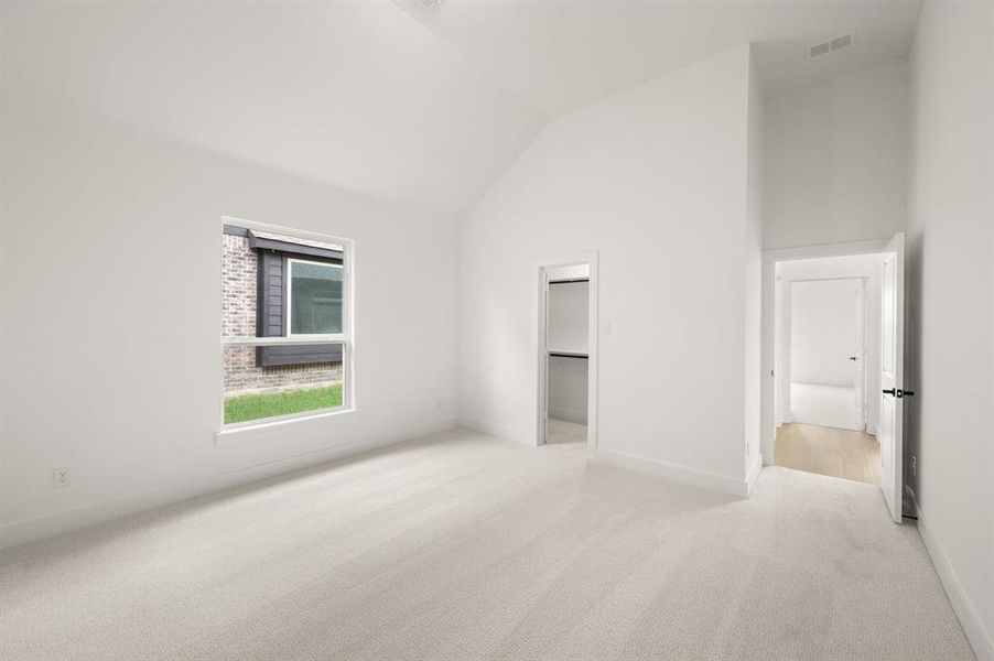 Spacious, unfurnished interior of a new home in High Country, Burleson (Image 23).