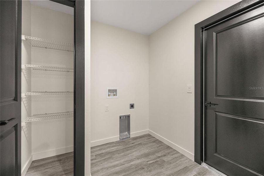 Spacious, unfurnished interior of a new home in , Ocala (Image 15).