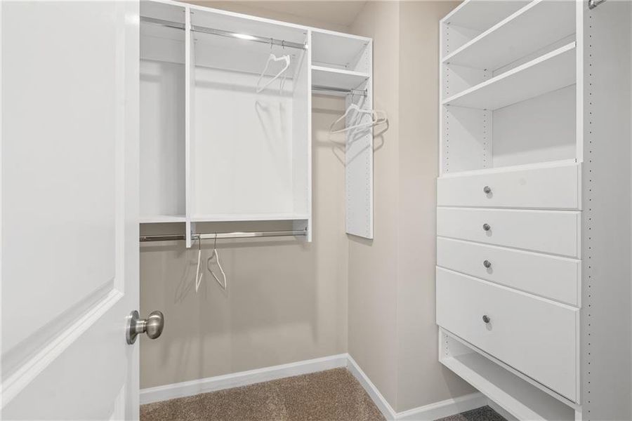 Spacious, unfurnished interior of a new home in Hickory Heights, Acworth (Image 20).