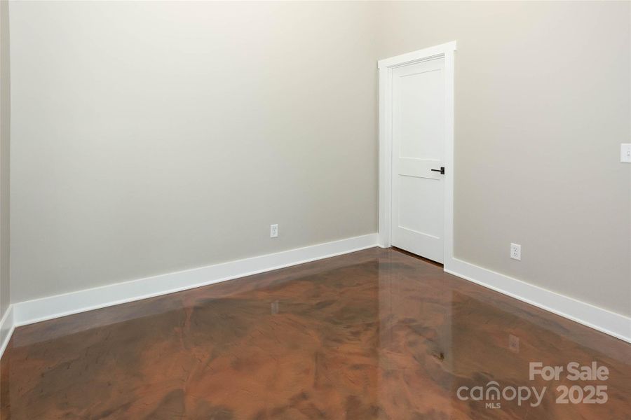 Spacious, unfurnished interior of a new home in , Horse Shoe (Image 21).