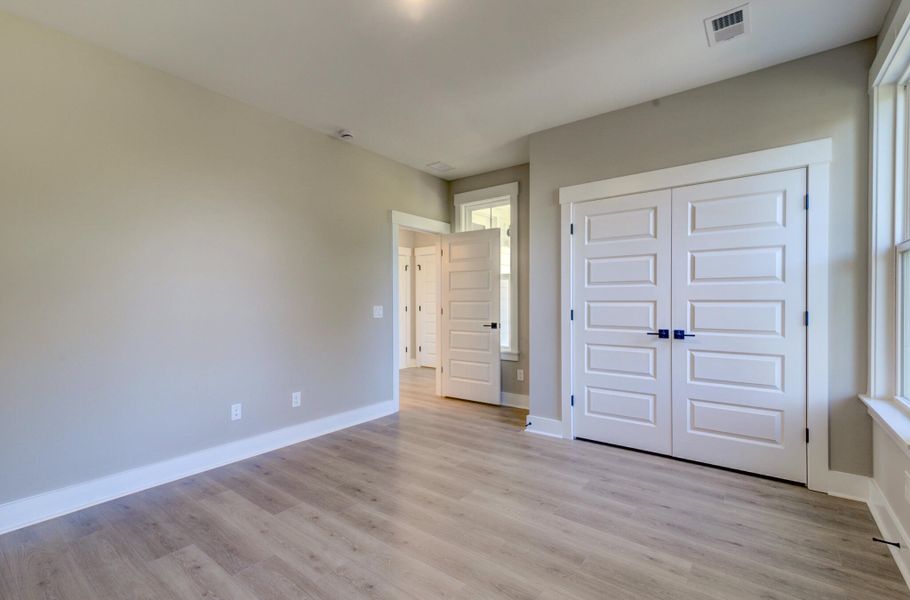Spacious, unfurnished interior of a new home in , Charleston (Image 41).