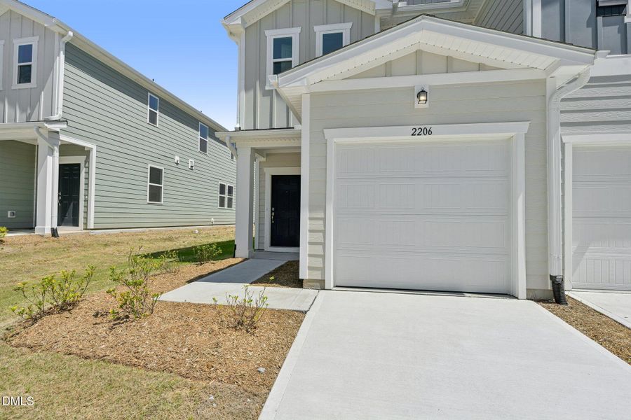 4-web-or-mls-Rabbitbrush St-S2304-004