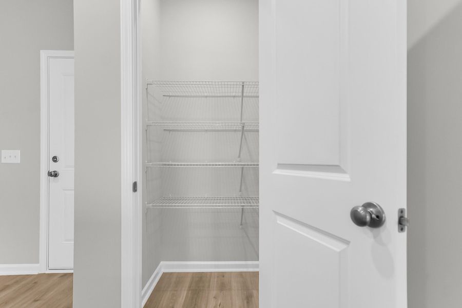 Spacious, unfurnished interior of a new home in Central Creek, Goose Creek (Image 28).