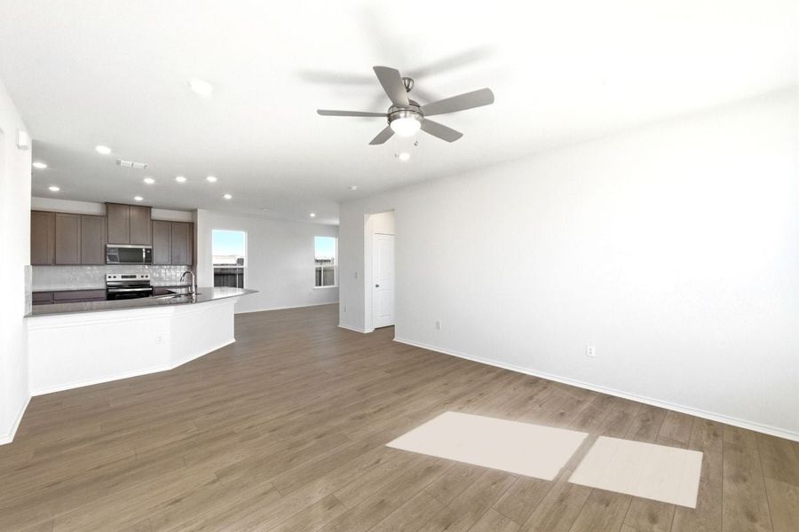 Spacious, unfurnished interior of a new home in Stoney Chase, Del Valle (Image 5).