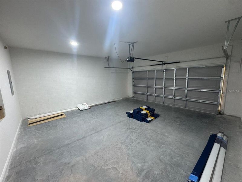 Spacious, unfurnished interior of a new home in , Apopka (Image 17).