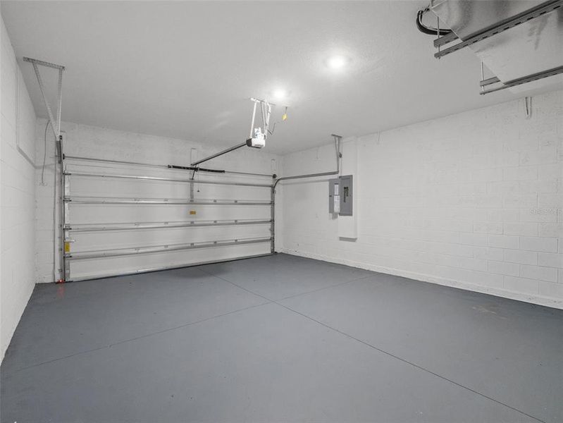 Spacious, unfurnished interior of a new home in , Ocklawaha (Image 29).