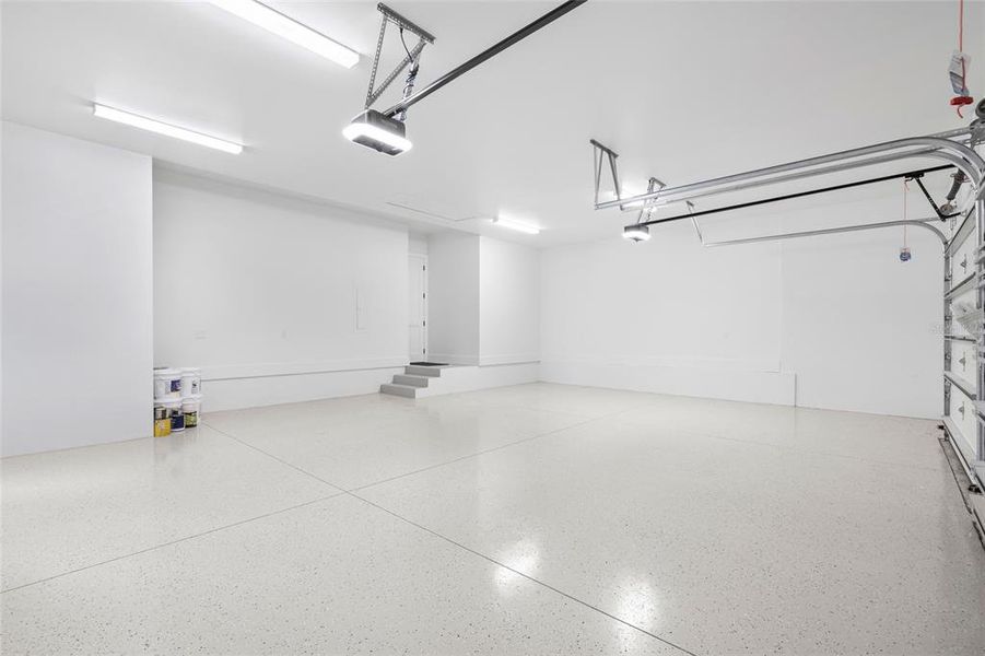 Spacious, unfurnished interior of a new home in , Boca Grande (Image 36).