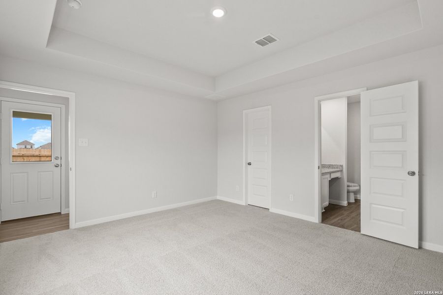 Spacious, unfurnished interior of a new home in Applewhite Meadows, San Antonio (Image 19).