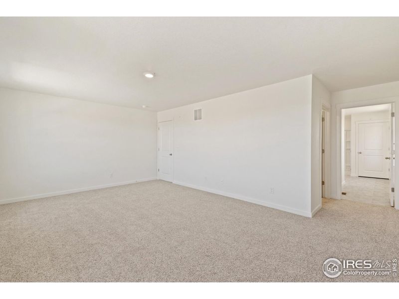 Spacious, unfurnished interior of a new home in Westgate, Greeley (Image 22).