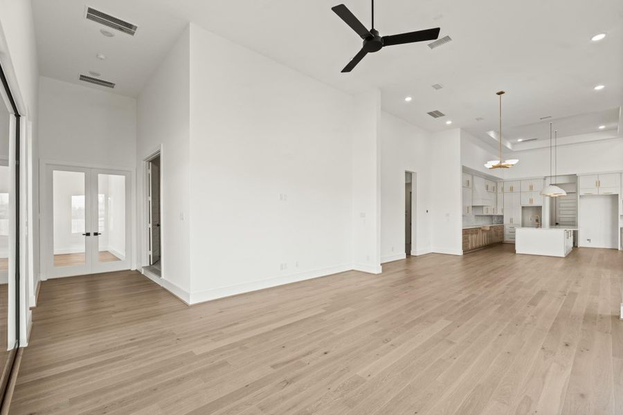 Spacious, unfurnished interior of a new home in Weston Lakes, Fulshear (Image 24). Spacious, unfurnished interior of a new home in Weston Lakes, Fulshear (Image 24).