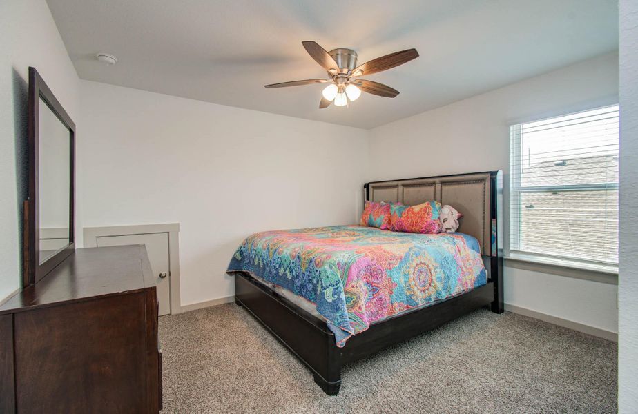 Furnished interior view inside a new home in Parks Edge, Missouri City (Image 5).