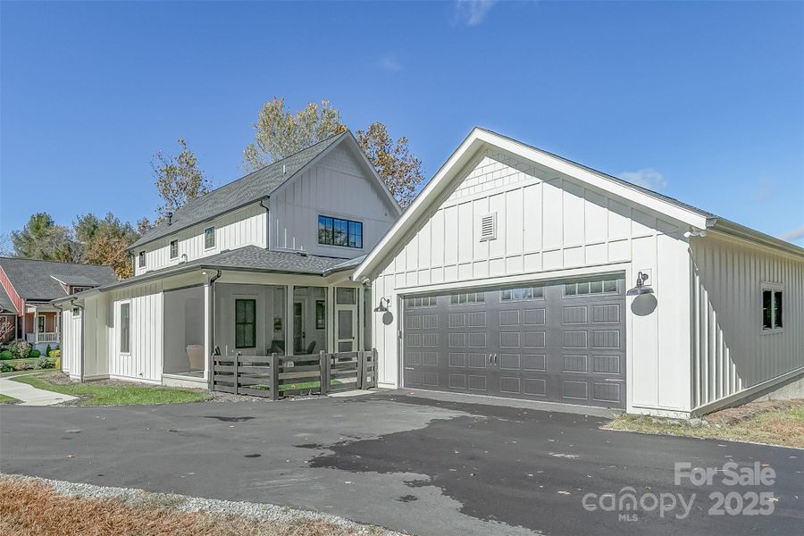 Image 33 of a home in . Image 33 of a home in .