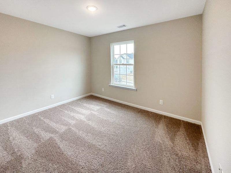 Spacious, unfurnished interior of a new home in Grand Reserve, Hinesville (Image 19).