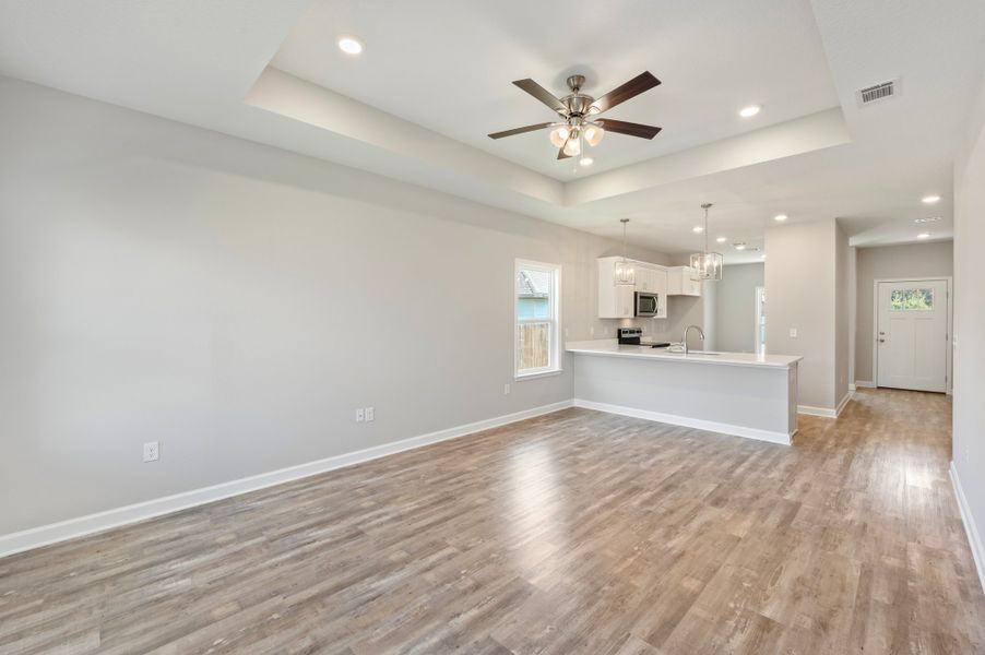 Representative unfurnished interior of a home built from the Georgia by CJL Homes in McCarthy Estates, Defuniak Springs (Image 20).