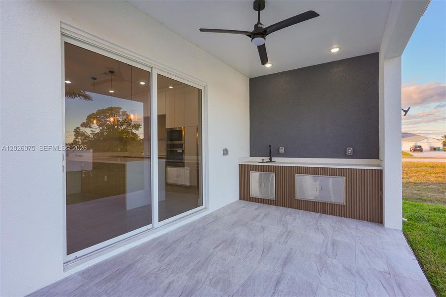 Exterior details and patio area of a home in , Cape Coral (Image 27).