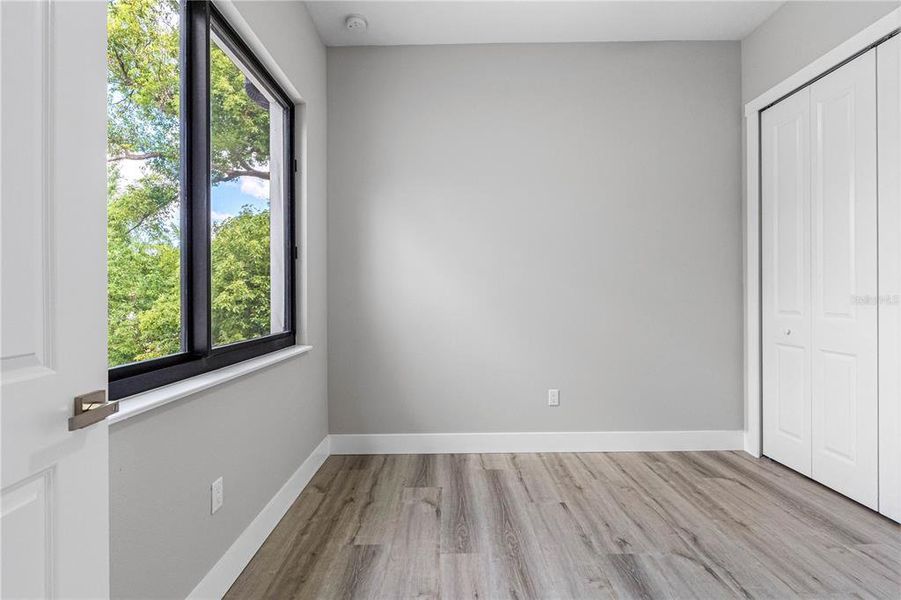 Spacious, unfurnished interior of a new home in , Tampa (Image 34).