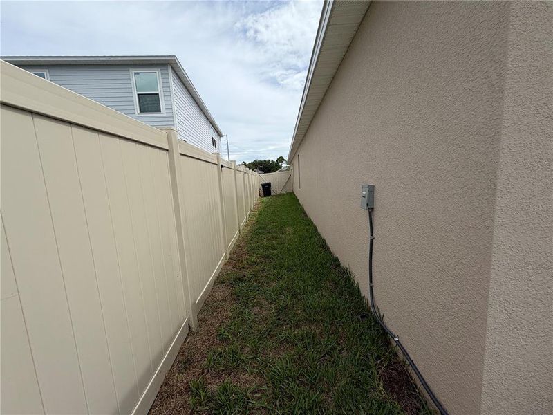 Exterior details and patio area of a home in Marion Creek, Haines City (Image 4).