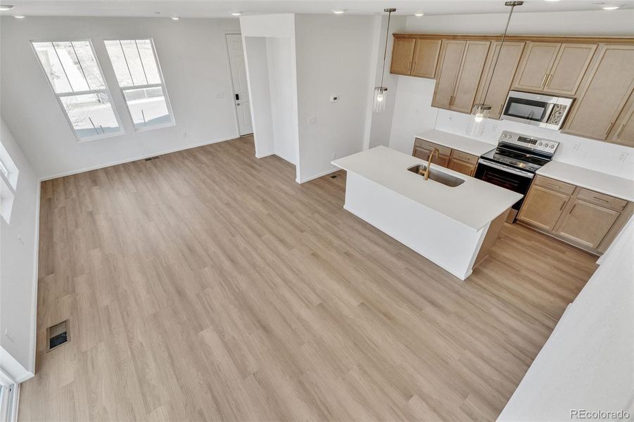 Furnished interior view inside a new home in Turnberry, Commerce City (Image 11).