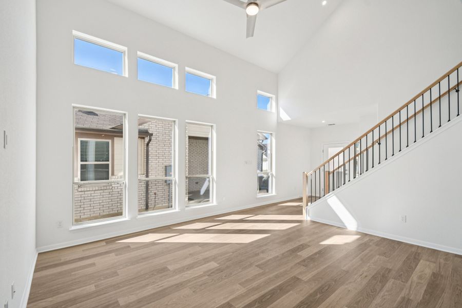 Spacious, unfurnished interior of a new home in Crosswinds, Kyle (Image 11).