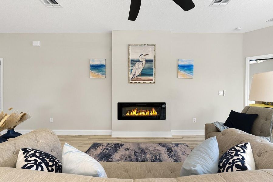 8636-100th-Ave-HigMedia-015-1280