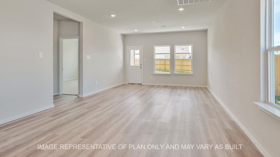 Spacious, unfurnished interior of a new home in Midtown Reserve, College Station (Image 12).