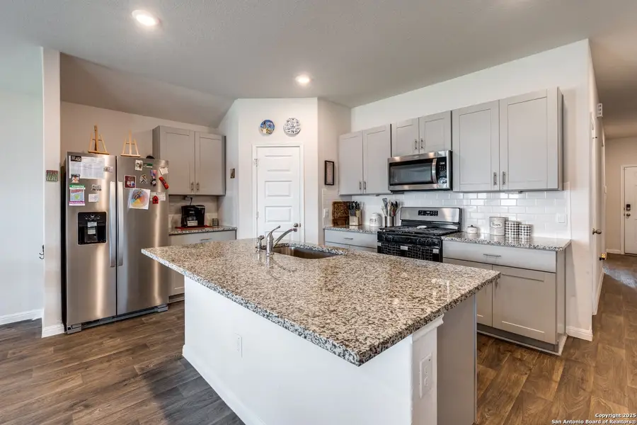 Furnished interior view inside a new home in Heather Glen, New Braunfels (Image 6). Furnished interior view inside a new home in Heather Glen, New Braunfels (Image 6).
