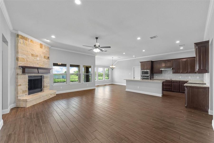 Spacious, unfurnished interior of a new home in High Meadows Estates, Nevada (Image 25).