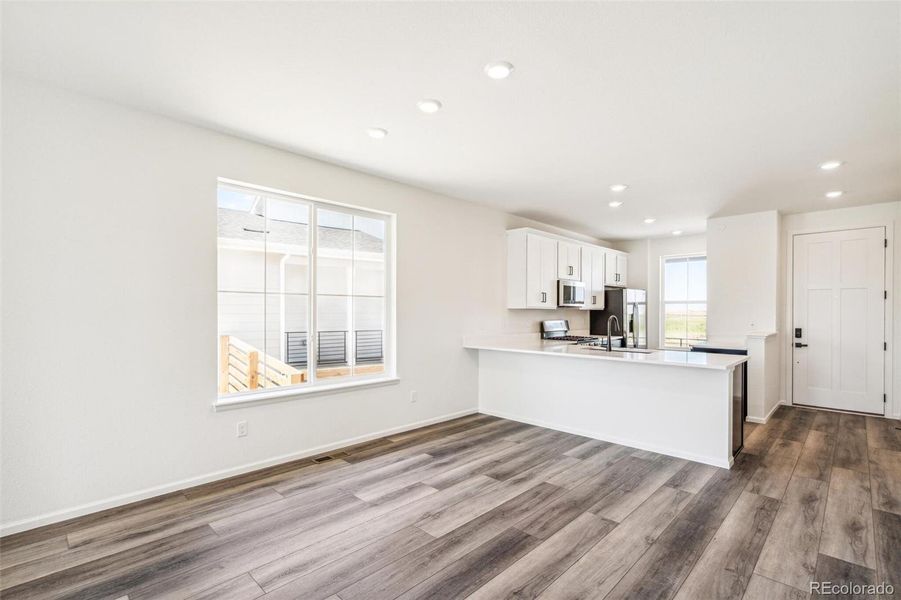 Spacious, unfurnished interior of a new home in Legato, Commerce City (Image 26).