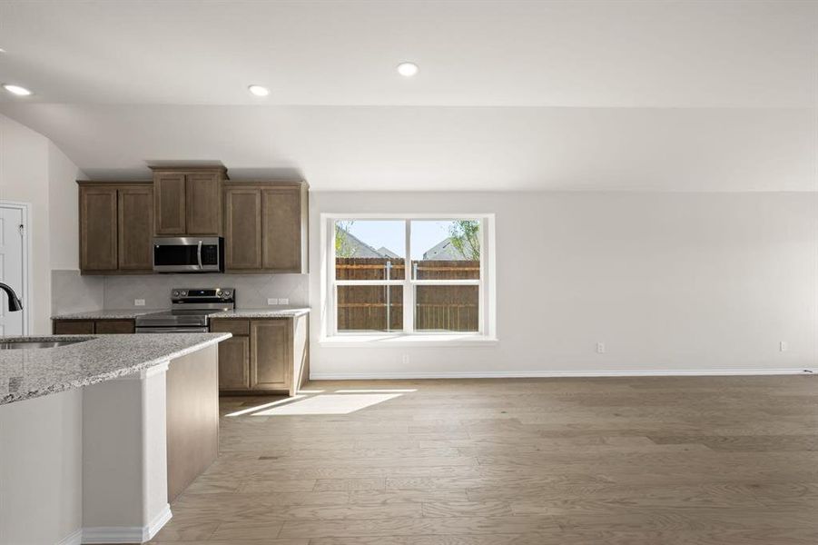 Spacious, unfurnished interior of a new home in Summer Crest, Fort Worth (Image 27).
