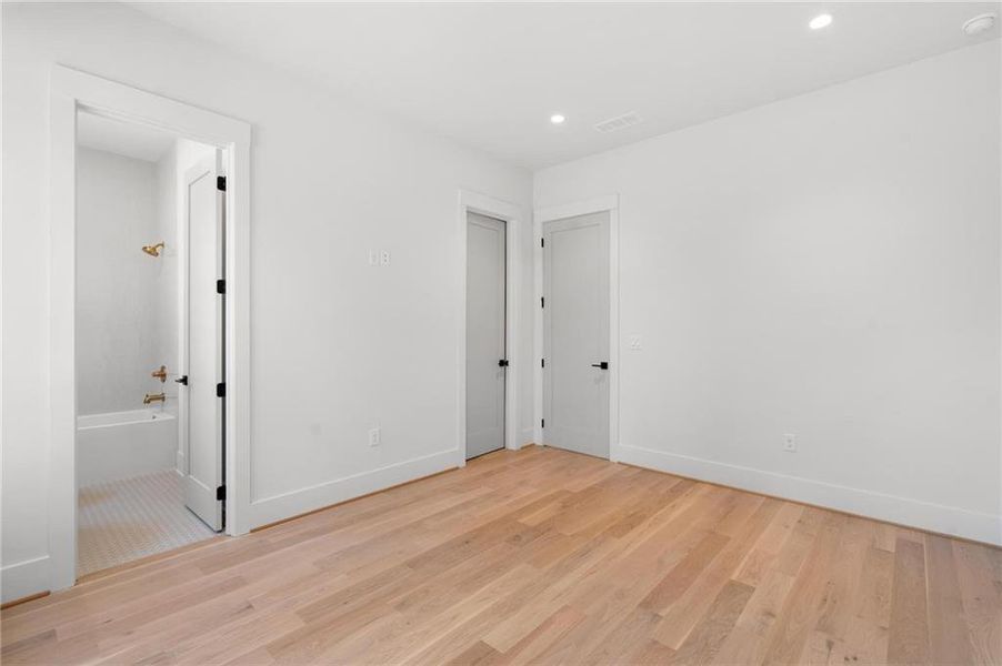 Spacious, unfurnished interior of a new home in , Atlanta (Image 50).