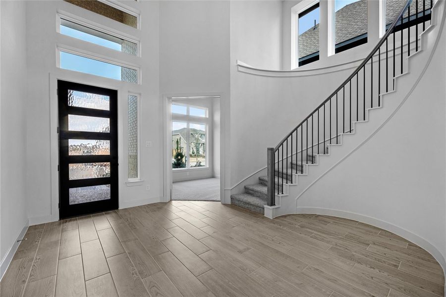 Representative image. Features, selections and colors may vary.