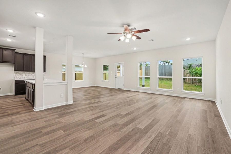 Spacious, unfurnished interior of a new home in Canyon Creek, Conroe (Image 15). Spacious, unfurnished interior of a new home in Canyon Creek, Conroe (Image 15).