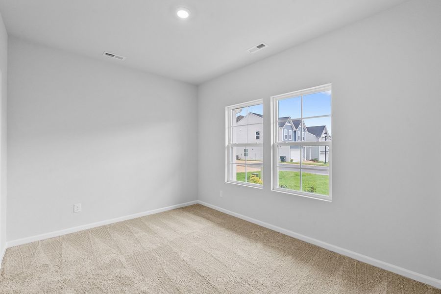 Spacious, unfurnished interior of a new home in Hanes Lake, Winston-Salem (Image 35).