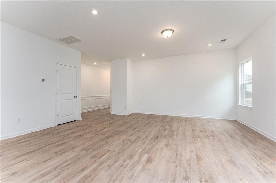 Spacious, unfurnished interior of a new home in Meadowbrook, Cartersville (Image 13). Spacious, unfurnished interior of a new home in Meadowbrook, Cartersville (Image 13).