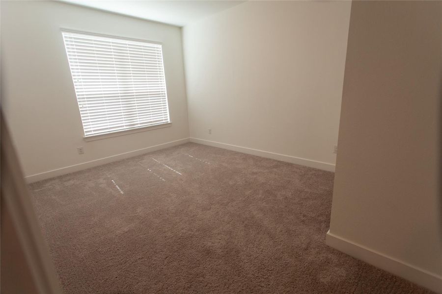 Spacious, unfurnished interior of a new home in Candela, Richmond (Image 12).