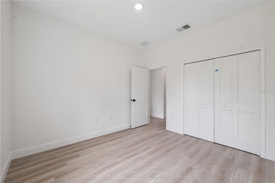 Spacious, unfurnished interior of a new home in , Ocala (Image 37).