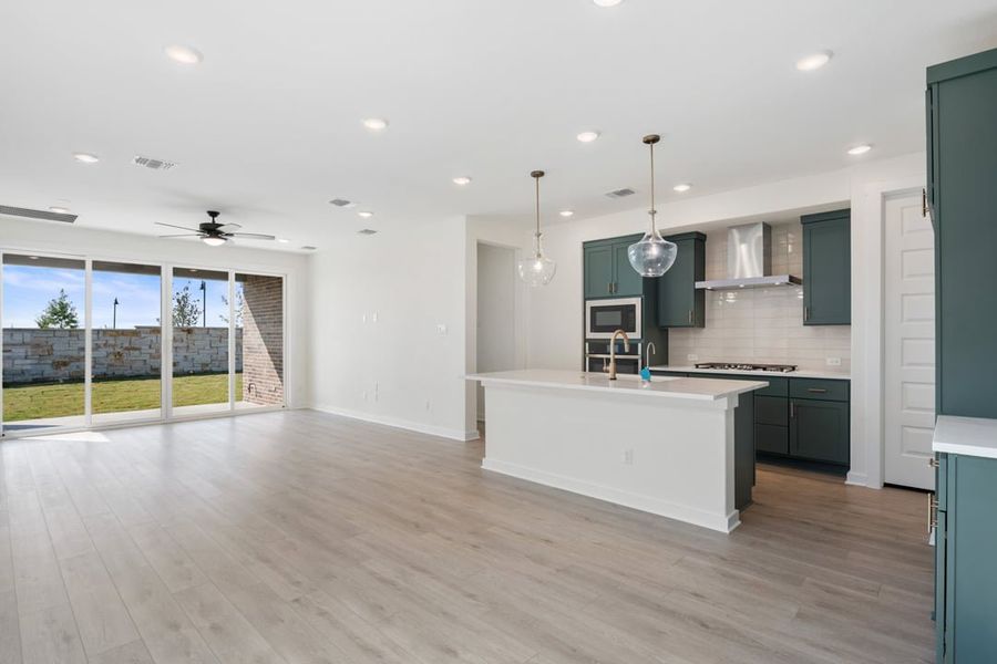 Image 44 of a home in Flora.