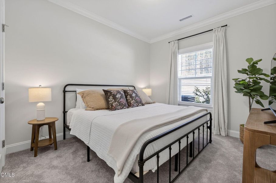 1st Floor Guest Bedroom